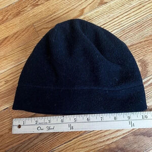 Simple fleece black hat